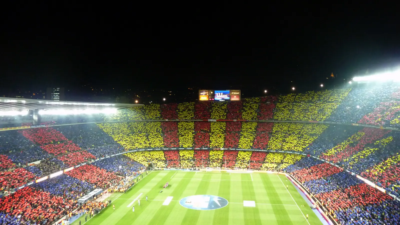 La mosaïque blaugrana du Camp Nou un soir de Clásico