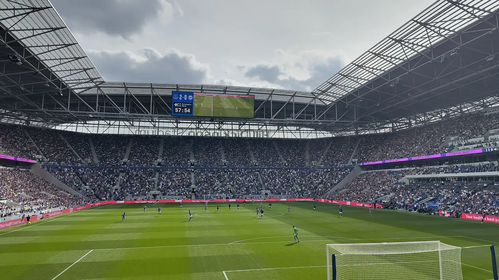 L'intérieur du nouveau stade d'Everton un jour de match